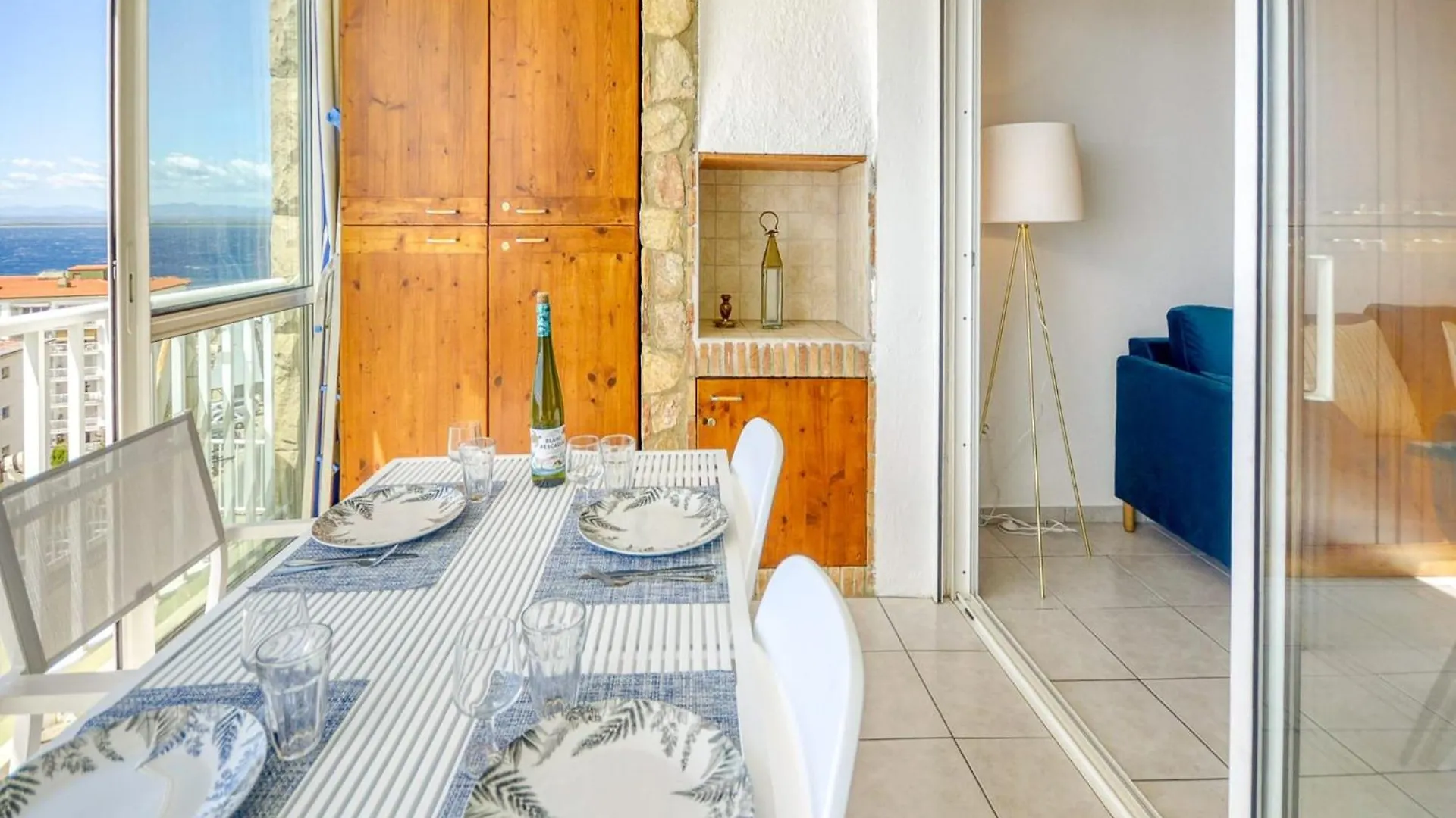 Apartment With Barbecque Ρόζες