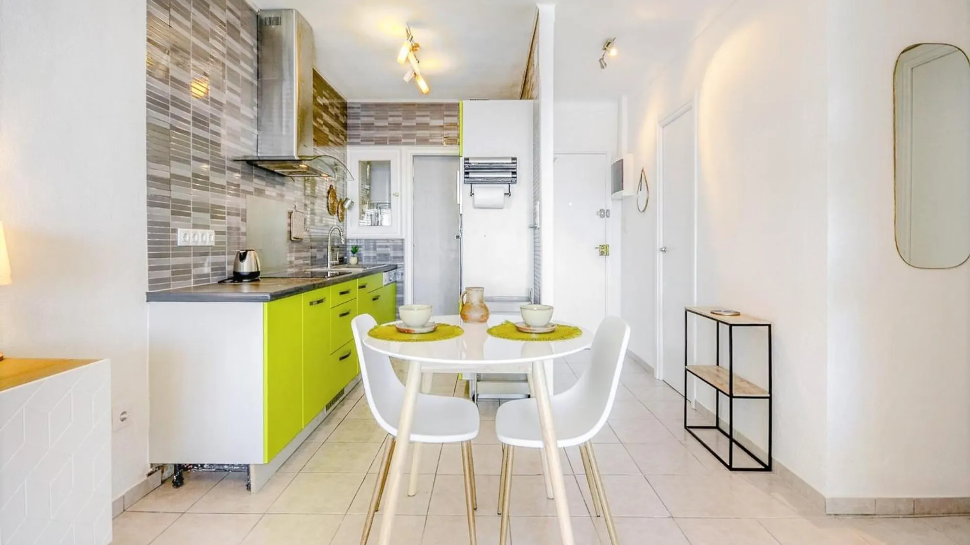 Apartment With Barbecque Ρόζες 0*,
