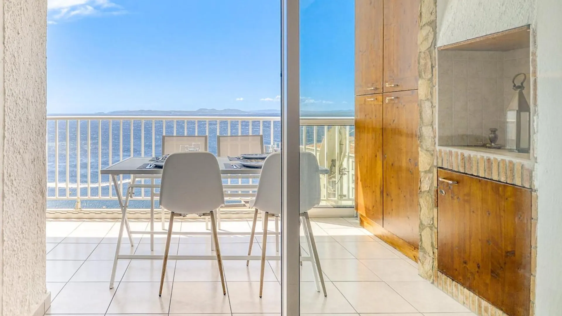 Apartment With Barbecque Ρόζες